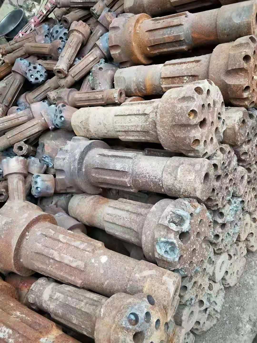 库存轴承，冷轧辊，高风压钻头铁，钨钢合金，火车轮对，稀有金属(图2)